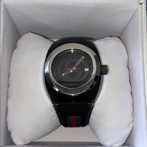 Gucci sync watch black